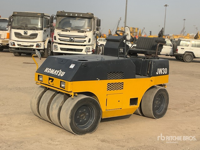 1996 Komatsu JW30-2 7 Wheel Pneumatic Roller - Bandenwals: afbeelding 2 1996 Komatsu JW30-2 7 Wheel Pneumatic Roller - Bandenwals: afbeelding 2