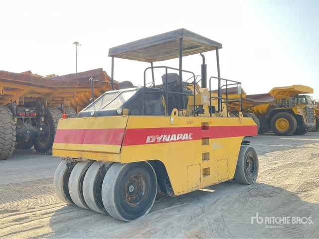 2002 Dynapac CP 271 9 Wheel Pneumatic Roller - Bandenwals: afbeelding 3 2002 Dynapac CP 271 9 Wheel Pneumatic Roller - Bandenwals: afbeelding 3