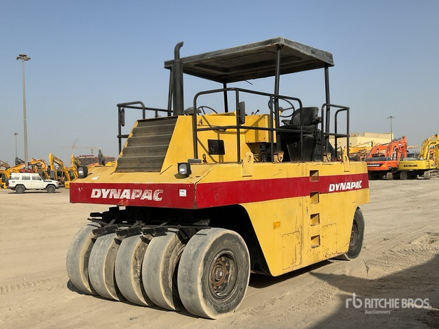 2002 Dynapac CP 271 9 Wheel Pneumatic Roller - Bandenwals: afbeelding 2 2002 Dynapac CP 271 9 Wheel Pneumatic Roller - Bandenwals: afbeelding 2