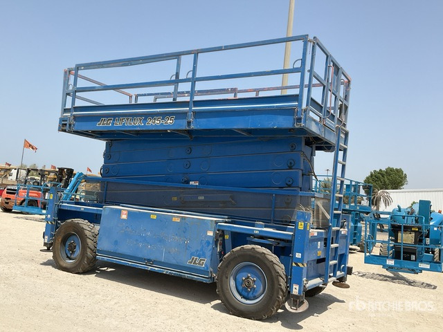 2005 JLG MEWP 245-25 4x4 Diesel Scissor Lift - Schaarlift: afbeelding 2 2005 JLG MEWP 245-25 4x4 Diesel Scissor Lift - Schaarlift: afbeelding 2