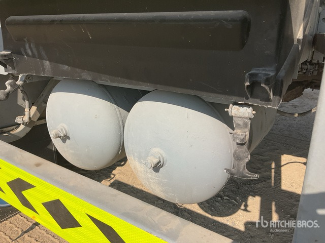 2005 Volvo FM12-380 6x4 T/A Dump Truck - Kipper vrachtwagen: afbeelding 4 2005 Volvo FM12-380 6x4 T/A Dump Truck - Kipper vrachtwagen: afbeelding 4