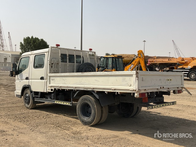 2010 Mitsubishi Canter 4x2 Crew Cab Flatbed Truck - Vrachtwagen met open laadbak: afbeelding 3 2010 Mitsubishi Canter 4x2 Crew Cab Flatbed Truck - Vrachtwagen met open laadbak: afbeelding 3