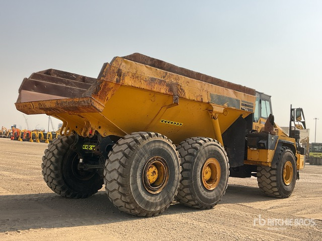 2011 Komatsu HM400-2R Articulated Dump Truck - Kiepwagen met knikbesturing: afbeelding 3 2011 Komatsu HM400-2R Articulated Dump Truck - Kiepwagen met knikbesturing: afbeelding 3