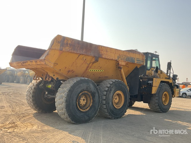 2011 Komatsu HM400-2R Articulated Dump Truck - Kiepwagen met knikbesturing: afbeelding 3 2011 Komatsu HM400-2R Articulated Dump Truck - Kiepwagen met knikbesturing: afbeelding 3