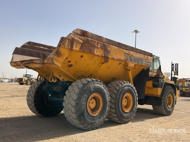 2011 Komatsu HM400-2R Articulated Dump Truck - Kiepwagen met knikbesturing: afbeelding 4 2011 Komatsu HM400-2R Articulated Dump Truck - Kiepwagen met knikbesturing: afbeelding 4