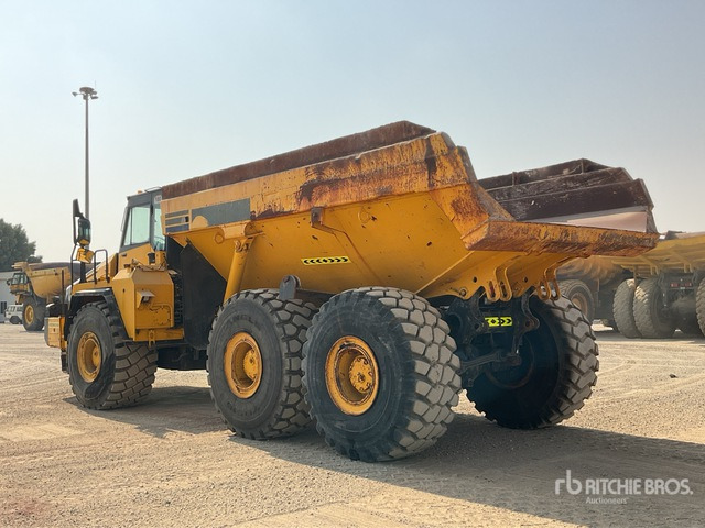 2011 Komatsu HM400-2R Articulated Dump Truck - Kiepwagen met knikbesturing: afbeelding 4 2011 Komatsu HM400-2R Articulated Dump Truck - Kiepwagen met knikbesturing: afbeelding 4
