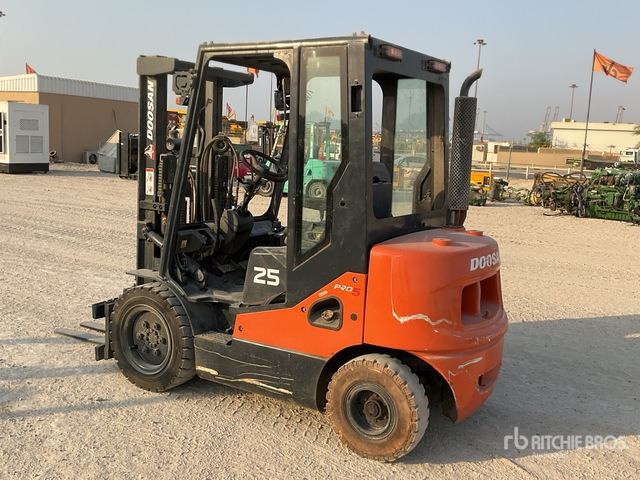 2014 Doosan D25S-2 2.5 ton Forklift - Diesel heftruck: afbeelding 5 2014 Doosan D25S-2 2.5 ton Forklift - Diesel heftruck: afbeelding 5