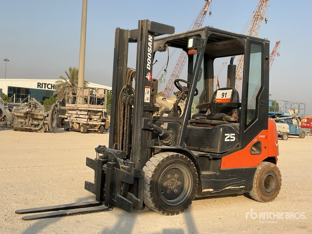 2014 Doosan D25S-2 2.5 ton Forklift - Diesel heftruck: afbeelding 2 2014 Doosan D25S-2 2.5 ton Forklift - Diesel heftruck: afbeelding 2