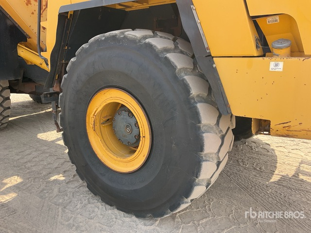 2014 Komatsu HM400-3 Articulated Dump Truck - Kiepwagen met knikbesturing: afbeelding 4 2014 Komatsu HM400-3 Articulated Dump Truck - Kiepwagen met knikbesturing: afbeelding 4