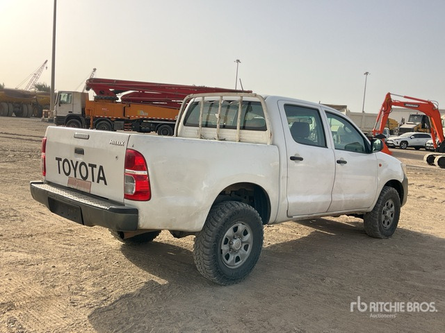 2014 Toyota Hilux 4x4 Crew Cab Pickup - Pick-up: afbeelding 3 2014 Toyota Hilux 4x4 Crew Cab Pickup - Pick-up: afbeelding 3