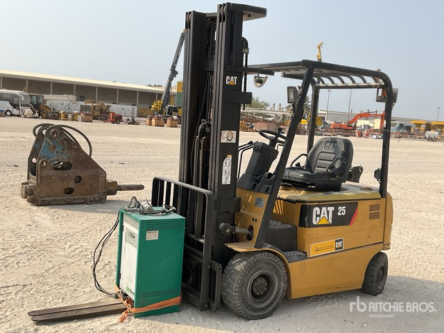 2015 Cat EP25K-PAC 2.5 ton Electric Forklift - Elektrische heftruck: afbeelding 1 2015 Cat EP25K-PAC 2.5 ton Electric Forklift - Elektrische heftruck: afbeelding 1
