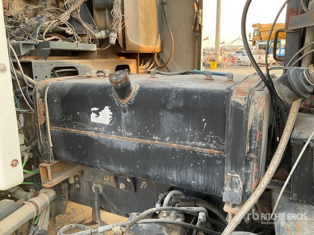 2016 Renault D18 Elgin on Sweeper Truck - Veegwagen: afbeelding 5 2016 Renault D18 Elgin on Sweeper Truck - Veegwagen: afbeelding 5