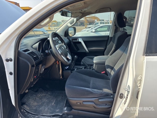 2017 Toyota Prado TX 150L 4x4 SUV - SUV: afbeelding 5 2017 Toyota Prado TX 150L 4x4 SUV - SUV: afbeelding 5