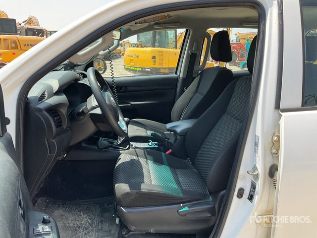 2018 Toyota Hilux 4x4 Crew Cab Pickup - Pick-up: afbeelding 5 2018 Toyota Hilux 4x4 Crew Cab Pickup - Pick-up: afbeelding 5
