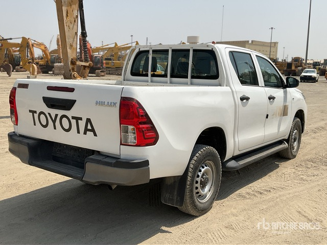 2018 Toyota Hilux 4x4 Crew Cab Pickup - Pick-up: afbeelding 4 2018 Toyota Hilux 4x4 Crew Cab Pickup - Pick-up: afbeelding 4