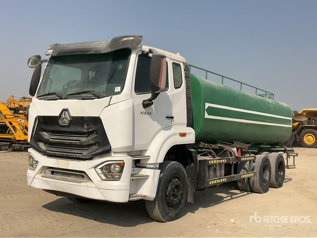 2019 Wuhan ZZ1255N4646E1 20000 L 6x4 Water Truck - Tankwagen: afbeelding 1 2019 Wuhan ZZ1255N4646E1 20000 L 6x4 Water Truck - Tankwagen: afbeelding 1