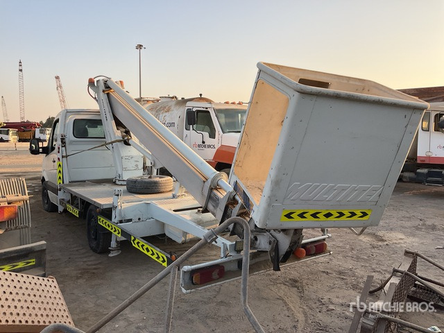 Mercedes-Benz BC600LC6 Bucket Truck - Vrachtwagen hoogwerker: afbeelding 2 Mercedes-Benz BC600LC6 Bucket Truck - Vrachtwagen hoogwerker: afbeelding 2
