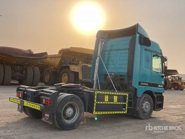 2001 Mercedes-Benz Actros 1843 4x2 S/A Sleeper Truck Tractor - Trekker: afbeelding 4 2001 Mercedes-Benz Actros 1843 4x2 S/A Sleeper Truck Tractor - Trekker: afbeelding 4