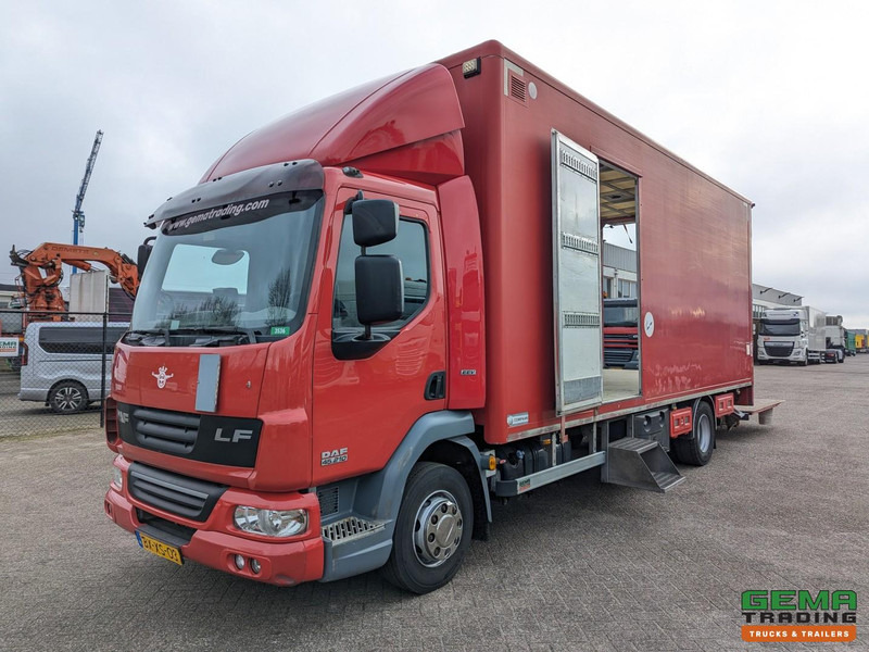 DAF FA LF45.210 4x2 Dagcab Euro5 EEV - GeslotenBak 6.6M - Zijdeuren - Weegsysteem - Laadklep 1500KG - Bakwagen: afbeelding 1 DAF FA LF45.210 4x2 Dagcab Euro5 EEV - GeslotenBak 6.6M - Zijdeuren - Weegsysteem - Laadklep 1500KG - Bakwagen: afbeelding 1