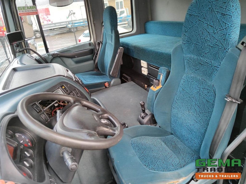 Leasing DAF FAK XF95.430 8x2 SuperSpaceCab Euro3 - CurtainSider 7.31m + Ramp 16T - MachineTransporter - 6 Persons  (V558) DAF FAK XF95.430 8x2 SuperSpaceCab Euro3 - CurtainSider 7.31m + Ramp 16T - MachineTransporter - 6 Persons  (V558): afbeelding 6