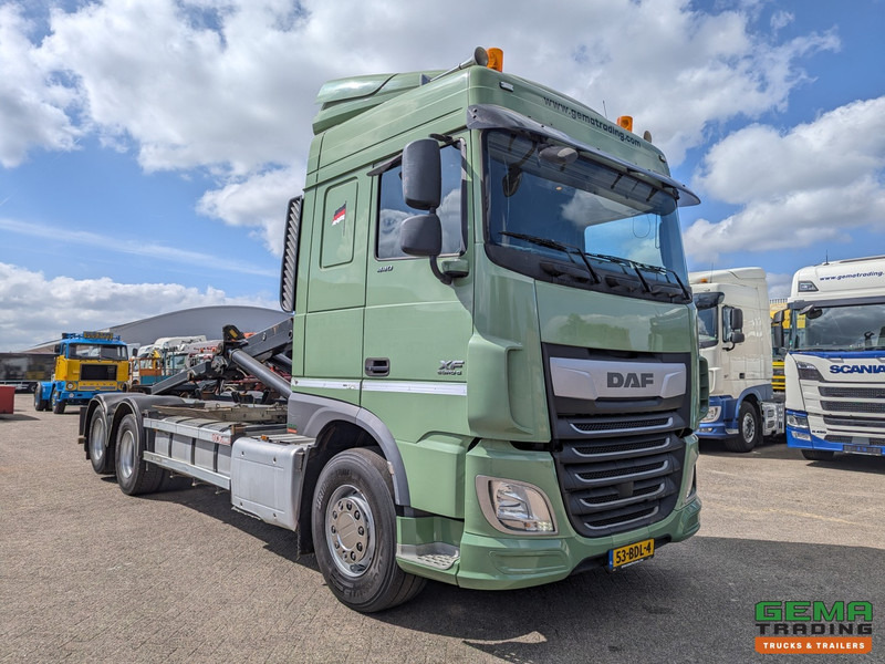 DAF XF 440 FAS 6x2 Spacecab Euro6A - HaakarmSysteem 21T - Hiab XR21S63 - Lift-As - Dubbele tanks - Haakarmsysteem vrachtwagen: afbeelding 2 DAF XF 440 FAS 6x2 Spacecab Euro6A - HaakarmSysteem 21T - Hiab XR21S63 - Lift-As - Dubbele tanks - Haakarmsysteem vrachtwagen: afbeelding 2
