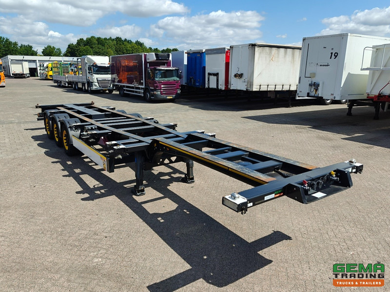 Kögel PORT 40 SIMPLEX 20 3-Assen SAF - Schijfremmen - 2x20FT/30FT/40FT - Achterschuiver - Containertransporter/ Wissellaadbak oplegger: afbeelding 4 Kögel PORT 40 SIMPLEX 20 3-Assen SAF - Schijfremmen - 2x20FT/30FT/40FT - Achterschuiver - Containertransporter/ Wissellaadbak oplegger: afbeelding 4