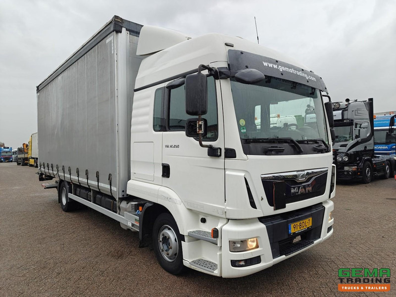 MAN TGL 12.250 4x2 Slaapcab Euro6B - StandAirco - Schuifzeilenbak 6.19m + Laadklep 1500KG - SMARTTacho V2 - 01/2026 APK - Schuifzeilen vrachtwagen: afbeelding 3 MAN TGL 12.250 4x2 Slaapcab Euro6B - StandAirco - Schuifzeilenbak 6.19m + Laadklep 1500KG - SMARTTacho V2 - 01/2026 APK - Schuifzeilen vrachtwagen: afbeelding 3