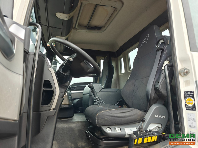 MAN TGS-TGX 26.440 6x4 Dagcabine Euro5 - AJK 20T HaakarmSysteem - Volledig Bladgeveerd - Naafreductie - Handgeschakeld - Haakarmsysteem vrachtwagen: afbeelding 5 MAN TGS-TGX 26.440 6x4 Dagcabine Euro5 - AJK 20T HaakarmSysteem - Volledig Bladgeveerd - Naafreductie - Handgeschakeld - Haakarmsysteem vrachtwagen: afbeelding 5