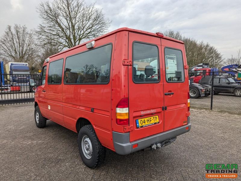 Mercedes-Benz 316 CDI  4x4 Euro3 - 59.000km - 9 Persoons - Lier - 3 Sperren!  Hoge en Lage Gearing - Minibus, Personenvervoer: afbeelding 4 Mercedes-Benz 316 CDI  4x4 Euro3 - 59.000km - 9 Persoons - Lier - 3 Sperren!  Hoge en Lage Gearing - Minibus, Personenvervoer: afbeelding 4