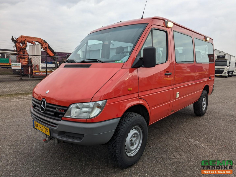 Mercedes-Benz 316 CDI  4x4 Euro3 - 59.000km - 9 Persoons - Lier - 3 Sperren!  Hoge en Lage Gearing - Minibus, Personenvervoer: afbeelding 1 Mercedes-Benz 316 CDI  4x4 Euro3 - 59.000km - 9 Persoons - Lier - 3 Sperren!  Hoge en Lage Gearing - Minibus, Personenvervoer: afbeelding 1