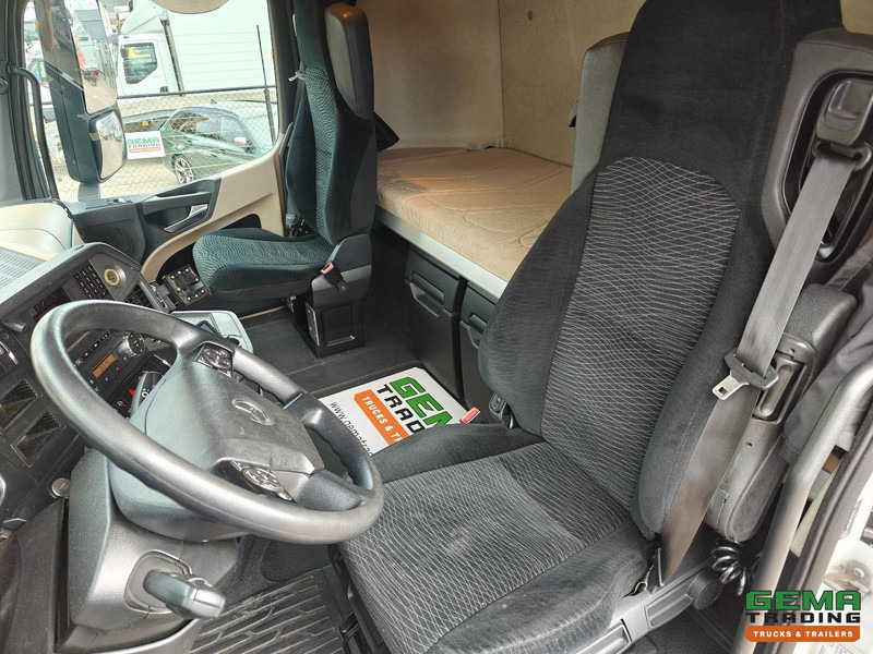 Mercedes-Benz Actros 2645 6x2 Gigaspace Euro6 + 3Axle Trailer - 115m³ VolumeCombi - Dubbele Tanks - Moffet Aansluiting - HH Vloer - SMARTTacho V2 - Bakwagen: afbeelding 5 Mercedes-Benz Actros 2645 6x2 Gigaspace Euro6 + 3Axle Trailer - 115m³ VolumeCombi - Dubbele Tanks - Moffet Aansluiting - HH Vloer - SMARTTacho V2 - Bakwagen: afbeelding 5