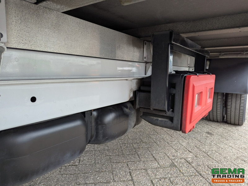 Bestelwagen gesloten laadbak Mercedes-Benz Sprinter  517 CDI 4x2 Euro6D - Gesloten Bak 4.2M + Laadklep 1000KG - Automaat - 10/2025APK: afbeelding 17