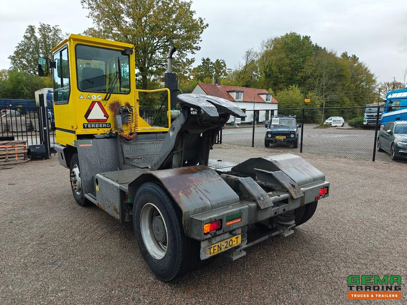 Terberg YT180 Schotel 25T - Naafreductie - Cummins - Landbouw Kenteken 40km/h - Terminal trekker: afbeelding 4 Terberg YT180 Schotel 25T - Naafreductie - Cummins - Landbouw Kenteken 40km/h - Terminal trekker: afbeelding 4
