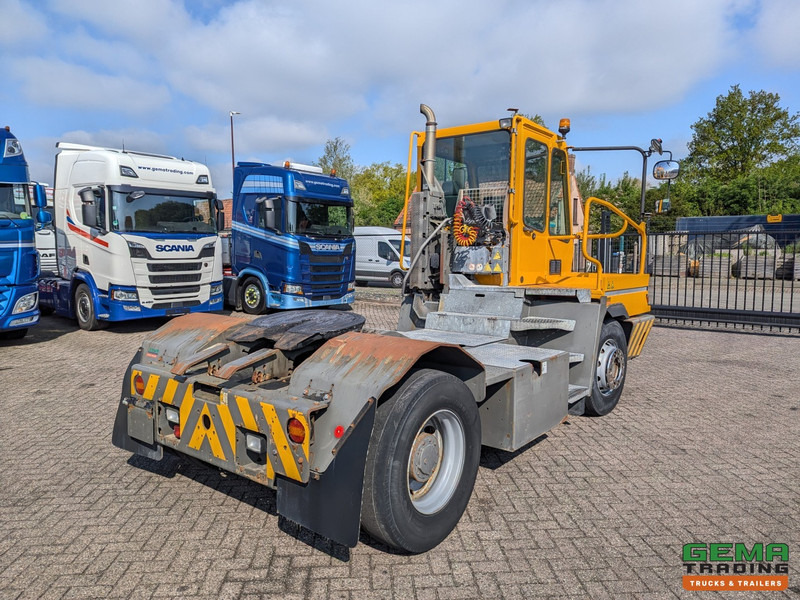Terberg YT222 Allison - Schotel 30T - Landbouw kenteken - Uren 26725 - Terminal trekker: afbeelding 3 Terberg YT222 Allison - Schotel 30T - Landbouw kenteken - Uren 26725 - Terminal trekker: afbeelding 3