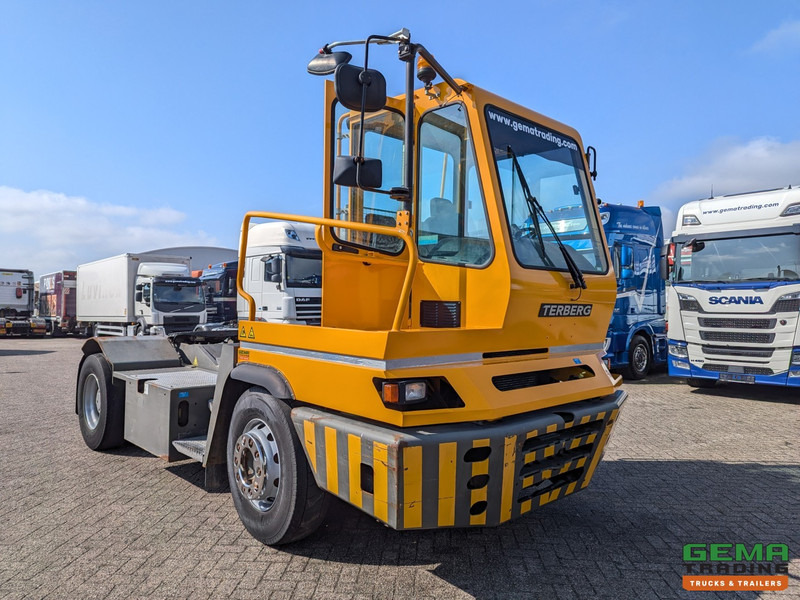 Terberg YT222 Allison - Schotel 30T - Landbouw kenteken - Uren 26725 - Terminal trekker: afbeelding 2 Terberg YT222 Allison - Schotel 30T - Landbouw kenteken - Uren 26725 - Terminal trekker: afbeelding 2