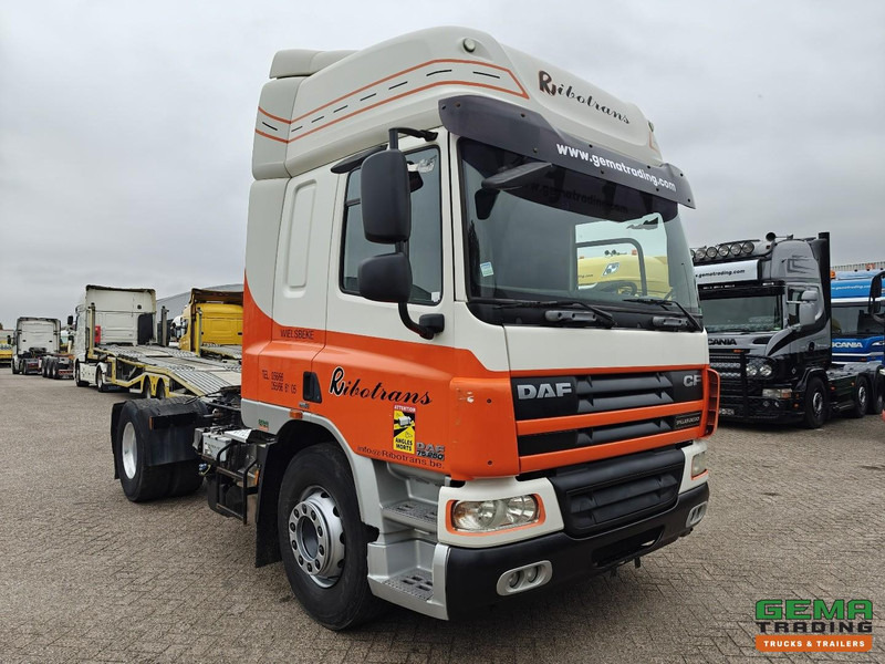 DAF CF75.250 4x2 SpaceCab Euro5 - Handgeschakeld - Airco - Trekker: afbeelding 2 DAF CF75.250 4x2 SpaceCab Euro5 - Handgeschakeld - Airco - Trekker: afbeelding 2