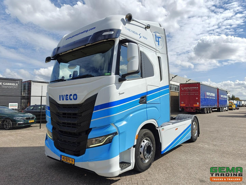 Iveco S-WAY 420 4x2 Euro6D - Dubbele Tanks - StandAirco - Navi - SMARTTacho V2 - 04/2026 APK - Trekker: afbeelding 1 Iveco S-WAY 420 4x2 Euro6D - Dubbele Tanks - StandAirco - Navi - SMARTTacho V2 - 04/2026 APK - Trekker: afbeelding 1