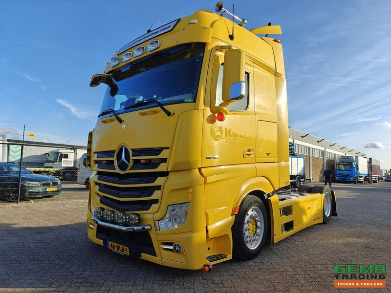 Mercedes-Benz Actros 1848 4x2 Gigaspace Euro6A - MEGA /LowDeck - Standairco - Dubbele Tanks - Hydrauliek - SMARTTacho V2 - Trekker: afbeelding 1 Mercedes-Benz Actros 1848 4x2 Gigaspace Euro6A - MEGA /LowDeck - Standairco - Dubbele Tanks - Hydrauliek - SMARTTacho V2 - Trekker: afbeelding 1