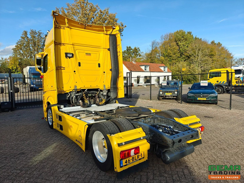 Mercedes-Benz Actros 1848 4x2 Gigaspace Euro6A - MEGA /LowDeck - Standairco - Dubbele Tanks - Hydrauliek - SMARTTacho V2 - Trekker: afbeelding 4 Mercedes-Benz Actros 1848 4x2 Gigaspace Euro6A - MEGA /LowDeck - Standairco - Dubbele Tanks - Hydrauliek - SMARTTacho V2 - Trekker: afbeelding 4