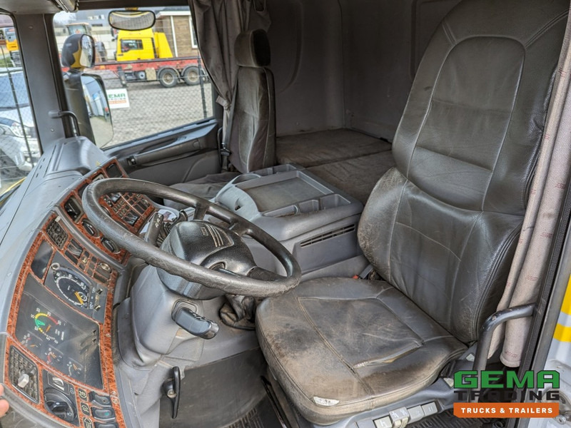 Scania P114-340 LA 4x2 CP19 Euro3 Manual - Side Skirts - Toolbox (T1350) - Trekker: afbeelding 5 Scania P114-340 LA 4x2 CP19 Euro3 Manual - Side Skirts - Toolbox (T1350) - Trekker: afbeelding 5