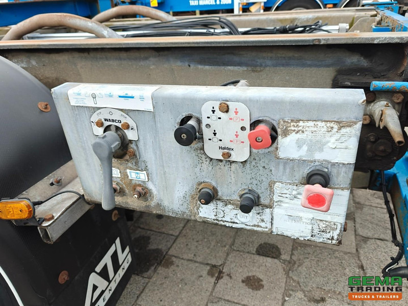 Containertransporter/ Wissellaadbak oplegger Van Hool 3B0079 3-Assen SAF - Schijfremmen - Alle aansluitingen / Universeel chassis: afbeelding 16 Containertransporter/ Wissellaadbak oplegger Van Hool 3B0079 3-Assen SAF - Schijfremmen - Alle aansluitingen / Universeel chassis: afbeelding 16