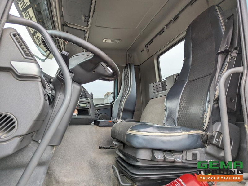 Volvo FMX410 8x4 /4 Daycab Euro5 - Haakarm 25T - CementSilo - RadioGrafisch - Hydr. Steunpoten - NaafReductie - Haakarmsysteem vrachtwagen: afbeelding 5 Volvo FMX410 8x4 /4 Daycab Euro5 - Haakarm 25T - CementSilo - RadioGrafisch - Hydr. Steunpoten - NaafReductie - Haakarmsysteem vrachtwagen: afbeelding 5