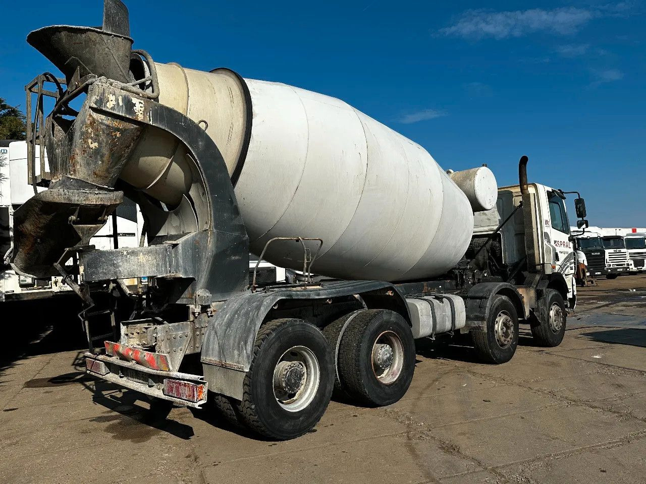 DAF CF 85.430 8X4 9m3 Mixer Spring/Spring ZF Manual - Betonmixer: afbeelding 4 DAF CF 85.430 8X4 9m3 Mixer Spring/Spring ZF Manual - Betonmixer: afbeelding 4