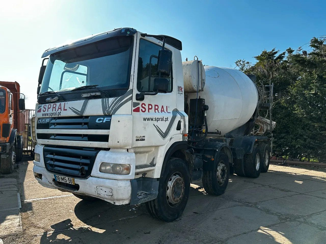 DAF CF 85.430 8X4 9m3 Mixer Spring/Spring ZF Manual - Betonmixer: afbeelding 2 DAF CF 85.430 8X4 9m3 Mixer Spring/Spring ZF Manual - Betonmixer: afbeelding 2