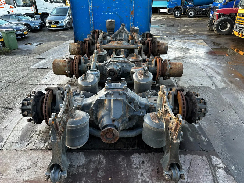 Mercedes-Benz ACTROS 3 SINGLE AXLE + 1 DAF - Achterass: afbeelding 1 Mercedes-Benz ACTROS 3 SINGLE AXLE + 1 DAF - Achterass: afbeelding 1