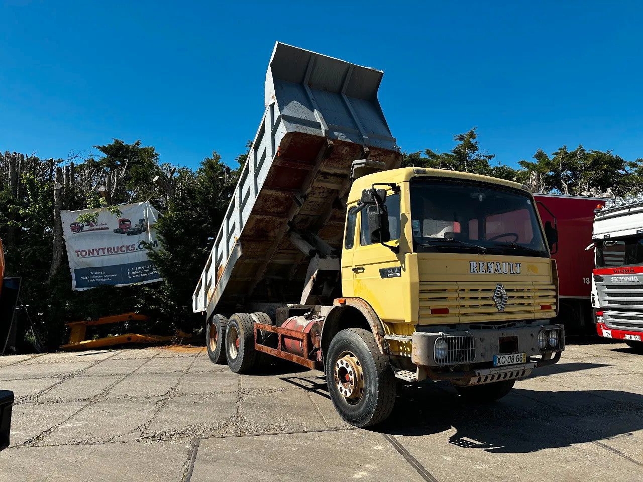 Renault G300 6X4 Tipper Spring/Spring Manual gearbox - Kipper vrachtwagen: afbeelding 1 Renault G300 6X4 Tipper Spring/Spring Manual gearbox - Kipper vrachtwagen: afbeelding 1