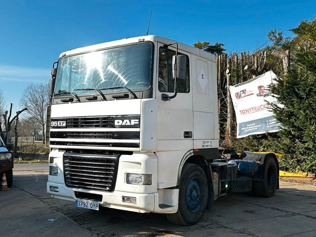 DAF XF 95.380 4X2 Tractor-unit Spring/Air ZF Manual - Trekker: afbeelding 2 DAF XF 95.380 4X2 Tractor-unit Spring/Air ZF Manual - Trekker: afbeelding 2