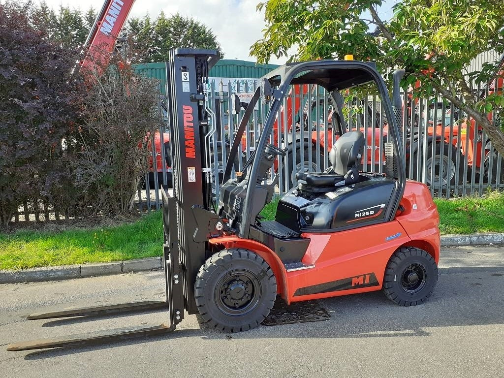 Manitou MI 25 D - Diesel heftruck: afbeelding 2 Manitou MI 25 D - Diesel heftruck: afbeelding 2