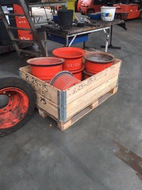 2 Rims For Linde H40-50 series 394. - Velg voor Intern transport: afbeelding 4 2 Rims For Linde H40-50 series 394. - Velg voor Intern transport: afbeelding 4