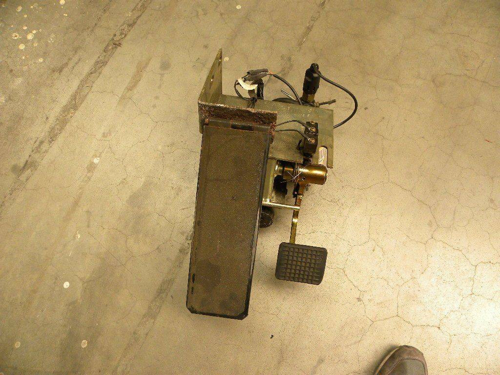 Foot console with gas and brake pedal - Pedaal voor Intern transport: afbeelding 2 Foot console with gas and brake pedal - Pedaal voor Intern transport: afbeelding 2